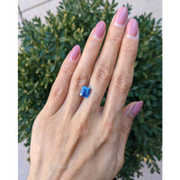 3.07 Ct. Blue Sapphire from Ceylon (Sri Lanka) Life Style