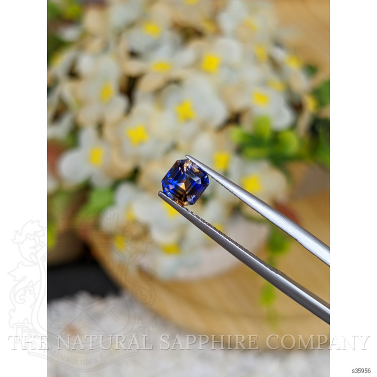 1.27 Ct. Bi Color Sapphire from Ceylon (Sri Lanka)