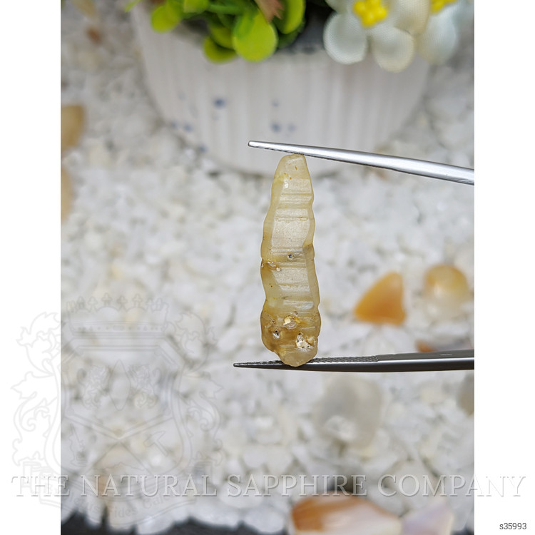 14.47 Ct. Yellow Sapphire Crystal from Ceylon (Sri Lanka)