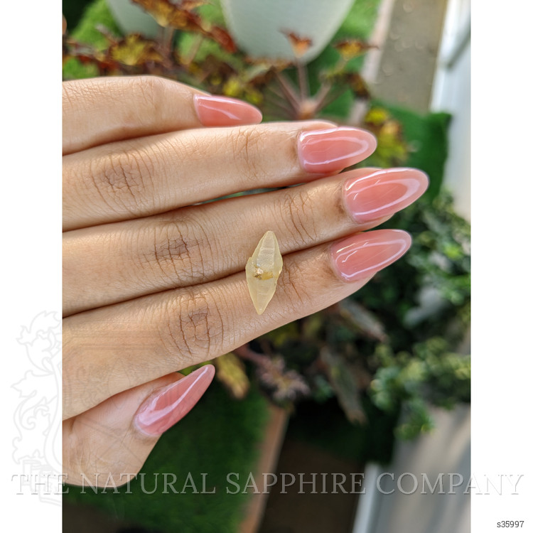 5.90 Ct. Yellow Rough Sapphire Crystal from Ceylon (Sri Lanka)