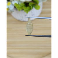 5.38 Ct. Yellow Rough Sapphire from Ceylon (Sri Lanka) Life Style