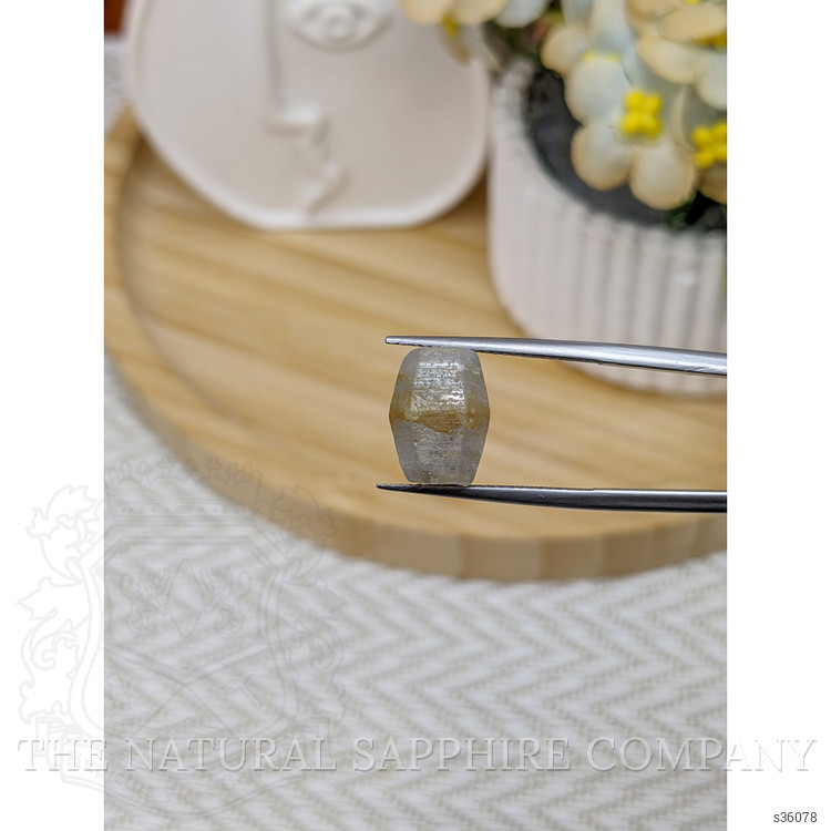 9.08 Ct. Bi Color Rough Sapphire Crystal from Ceylon (Sri Lanka)