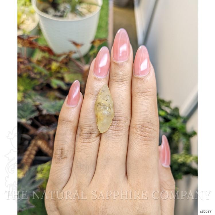 20.46 Ct. Yellow Rough Sapphire Crystal from Ceylon (Sri Lanka)