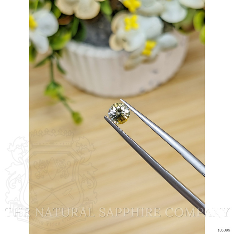 0.71 Ct. Bi Color Sapphire from Ceylon (Sri Lanka)