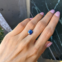 3.54 Ct. Blue Sapphire from Ceylon (Sri Lanka) Life Style
