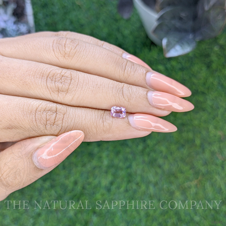 0.97 Ct. Pink Sapphire from Ceylon (Sri Lanka)