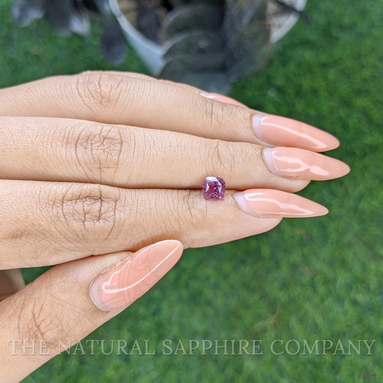 1.00 Ct. Pink Sapphire from Ceylon (Sri Lanka)