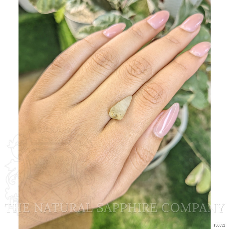 6.84 Ct. Yellow Sapphire Crystal from Ceylon (Sri Lanka)