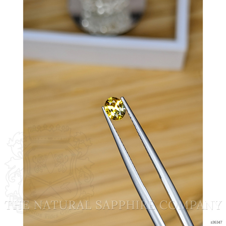 0.46 Ct. Bi Color Sapphire from Ceylon (Sri Lanka)