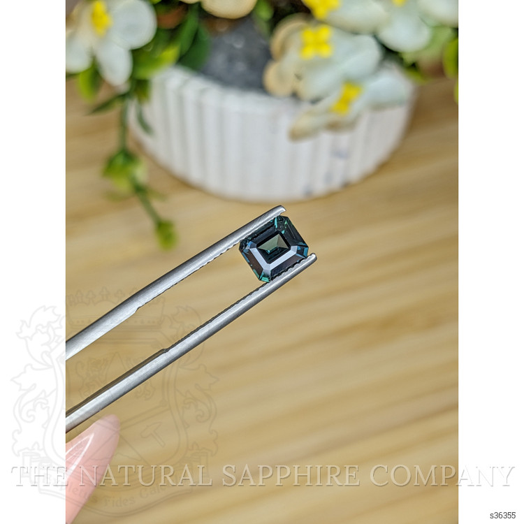 1.65 Ct. Green Sapphire from Ceylon (Sri Lanka)