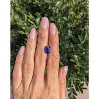 4.18 Ct. Blue Sapphire from Ceylon (Sri Lanka) Life Style