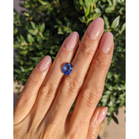 3.50 Ct. Blue Sapphire from Ceylon (Sri Lanka) Life Style