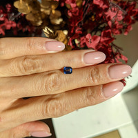 1.09 Ct. Blue Sapphire from Ceylon (Sri Lanka) Life Style