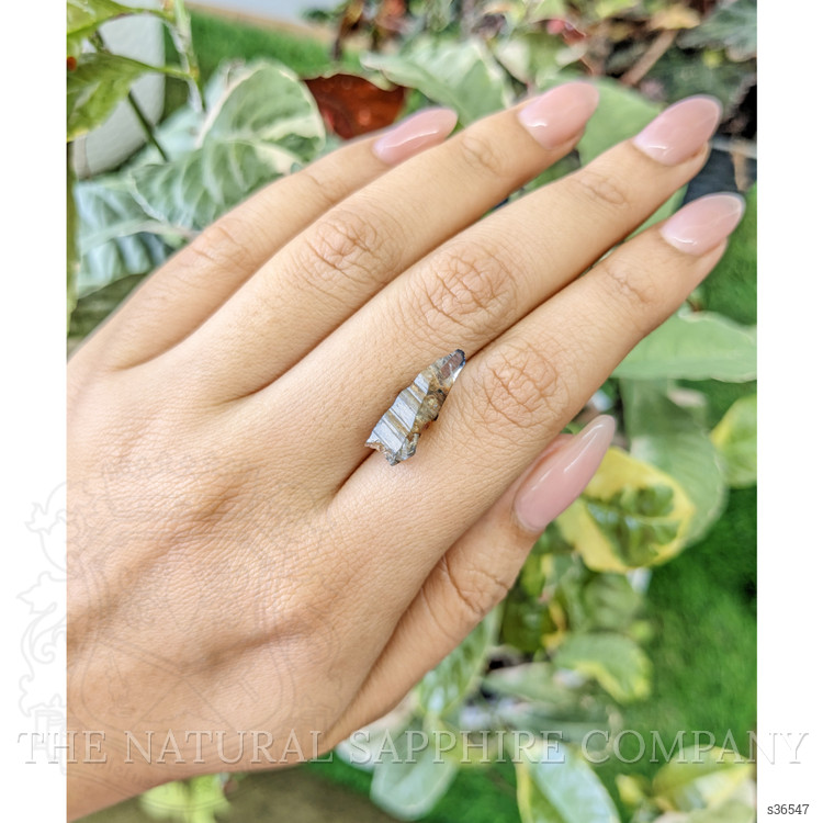 7.48 Ct. Bi Color Rough Sapphire Crystal from Ceylon (Sri Lanka)