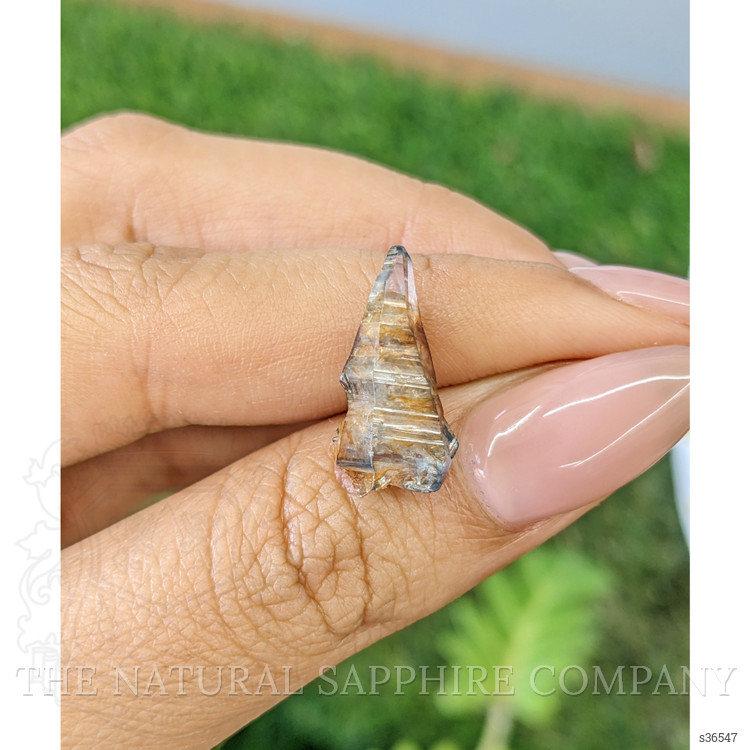 7.48 Ct. Bi Color Rough Sapphire Crystal from Ceylon (Sri Lanka)