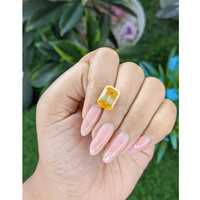 6.73 Ct. Bi Color Sapphire from Ceylon (Sri Lanka) Life Style