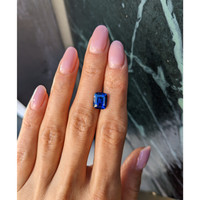 3.71 Ct. Blue Sapphire from Ceylon (Sri Lanka) Life Style