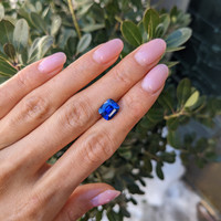 3.71 Ct. Blue Sapphire from Ceylon (Sri Lanka) Life Style