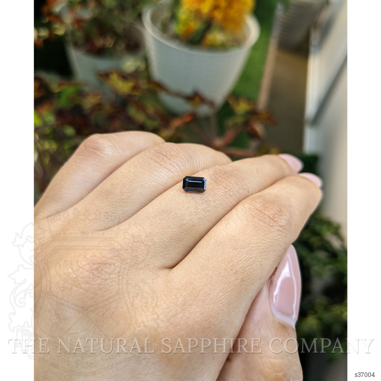 1.09 Ct. Greenish Blue Sapphire from Ceylon (Sri Lanka)