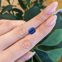 3.14 Ct. Blue Sapphire from Ceylon (Sri Lanka) Life Style