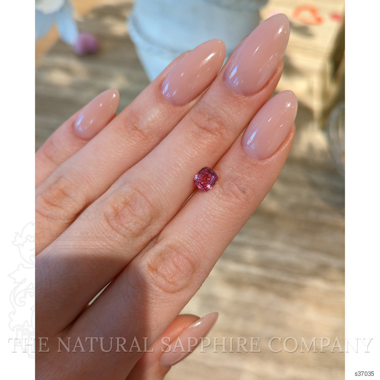 1.02 Ct. Padparadscha Sapphire from Ceylon (Sri Lanka)