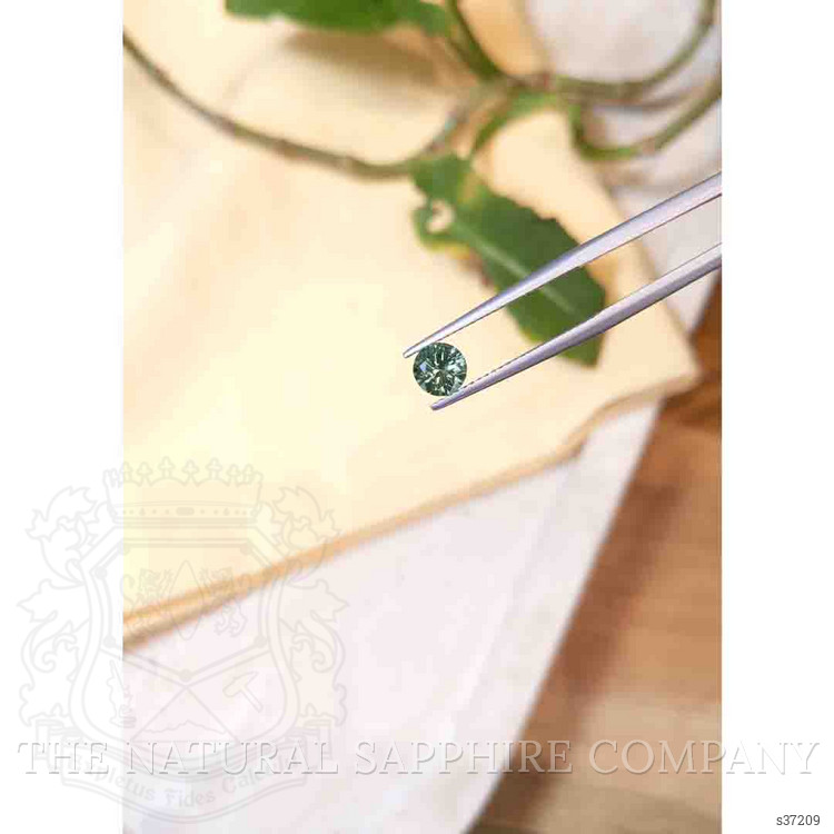 0.90 Ct. Yellowish Green Sapphire from Montana