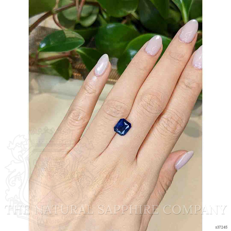 3.05 Ct. Blue Sapphire from Ceylon (Sri Lanka)