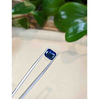 3.05 Ct. Blue Sapphire from Ceylon (Sri Lanka) Life Style