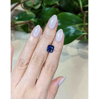 3.05 Ct. Blue Sapphire from Ceylon (Sri Lanka) Life Style