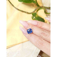 4.23 Ct. Blue Sapphire from Ceylon (Sri Lanka) Life Style