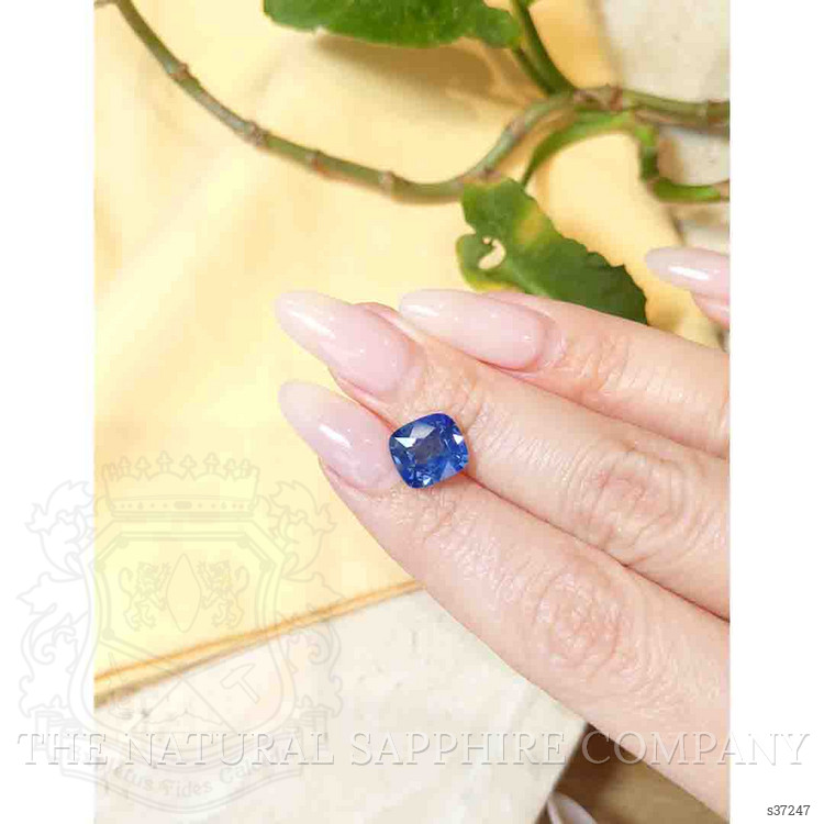 4.23 Ct. Blue Sapphire from Ceylon (Sri Lanka)
