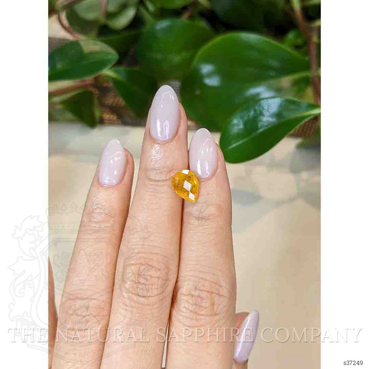 2.84 Ct. Orange Sapphire from Ceylon (Sri Lanka)
