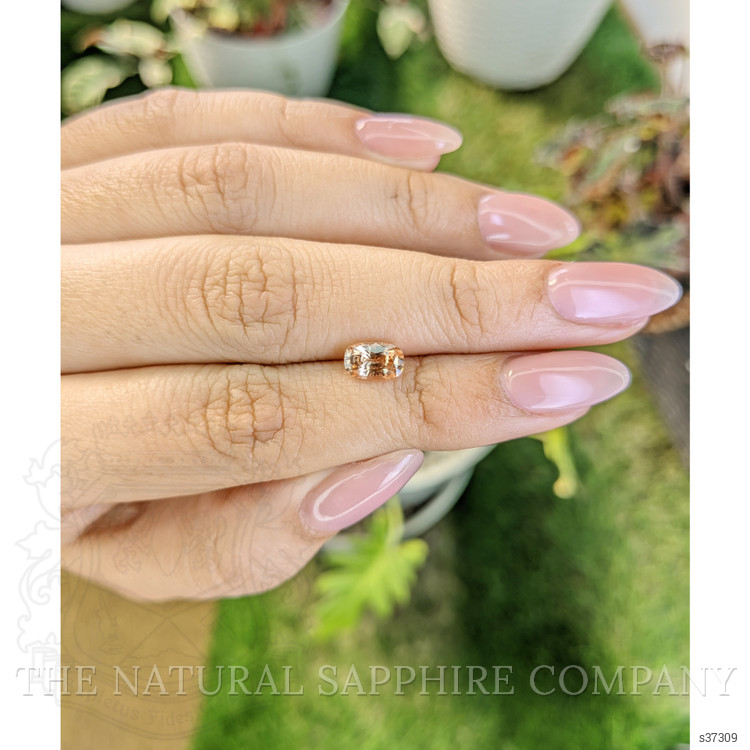 1.13 Ct. Padparadscha Sapphire from Ceylon (Sri Lanka)