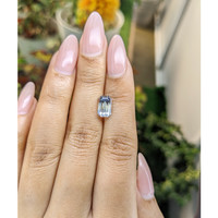 2.97 Ct. Bi Color Sapphire from Ceylon (Sri Lanka) Life Style