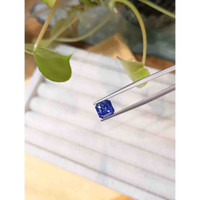 3.02 Ct. Blue Sapphire from Ceylon (Sri Lanka) Life Style
