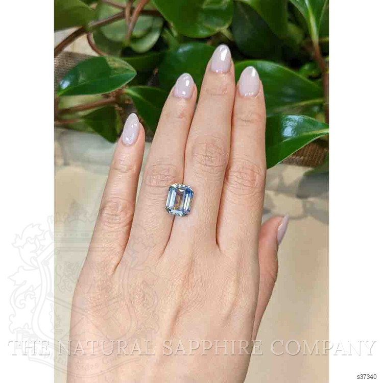 7.49 Ct. Bi Color Sapphire from Ceylon (Sri Lanka)