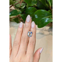 7.49 Ct. Bi Color Sapphire from Ceylon (Sri Lanka) Life Style