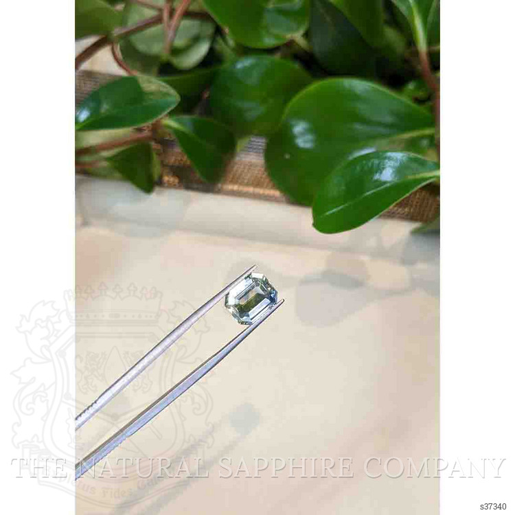 7.49 Ct. Bi Color Sapphire from Ceylon (Sri Lanka)