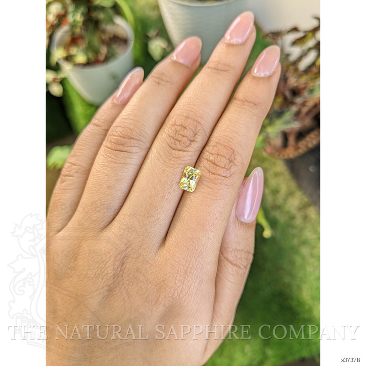 1.34 Ct. Yellow Sapphire from Ceylon (Sri Lanka)
