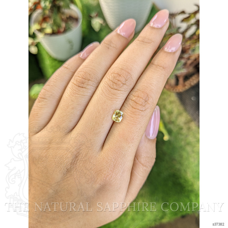 0.98 Ct. Yellow Sapphire from Ceylon (Sri Lanka)
