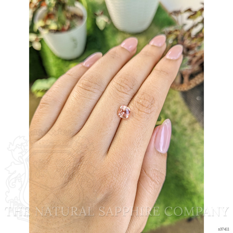 1.53 Ct. Padparadscha Sapphire from Ceylon (Sri Lanka)