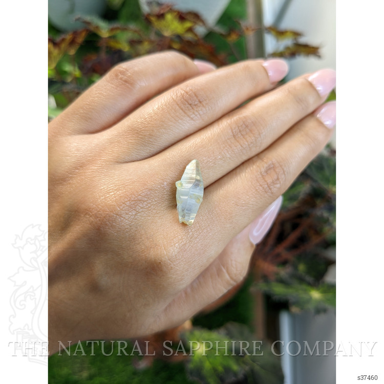 9.58 Ct. Greenish Blue Sapphire Crystal from Ceylon (Sri Lanka)