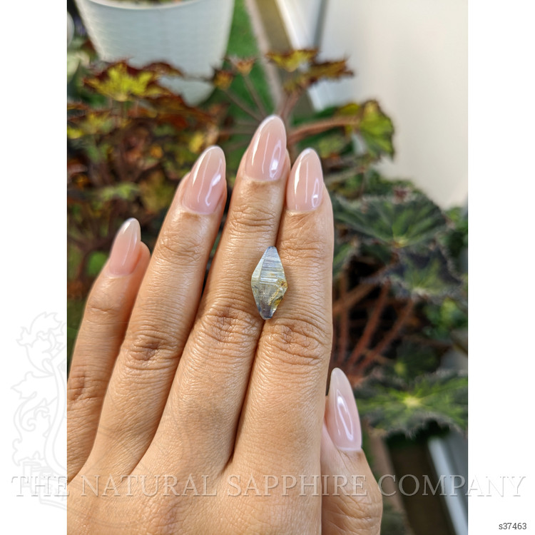 7.53 Ct. Bi Color Sapphire Crystal from Ceylon (Sri Lanka)