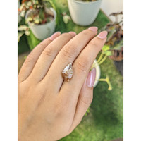 6.75 Ct. Bi Color Sapphire Crystal from Ceylon (Sri Lanka) Life Style