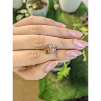 6.75 Ct. Bi Color Sapphire Crystal from Ceylon (Sri Lanka) Life Style