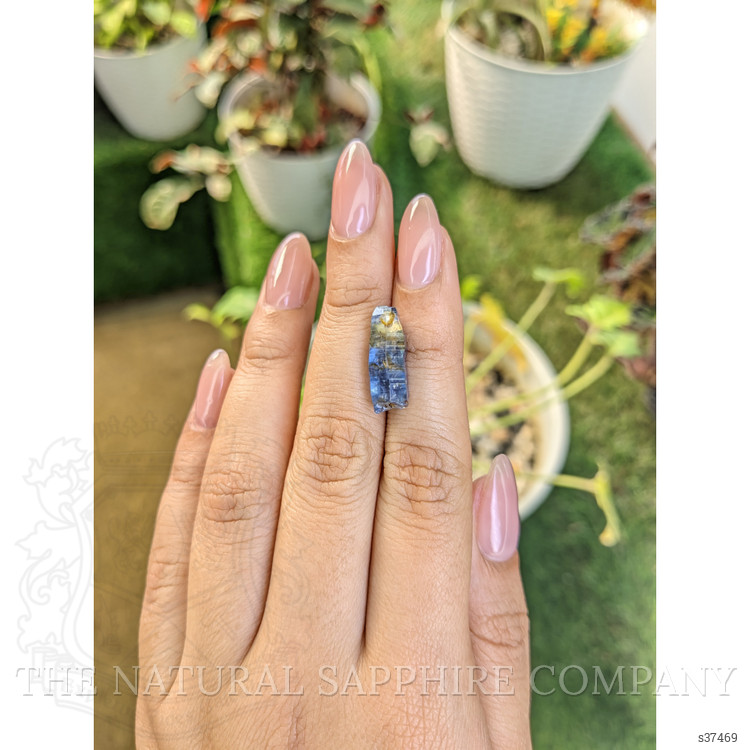 10.00 Ct. Blue Sapphire Crystal from Ceylon (Sri Lanka)