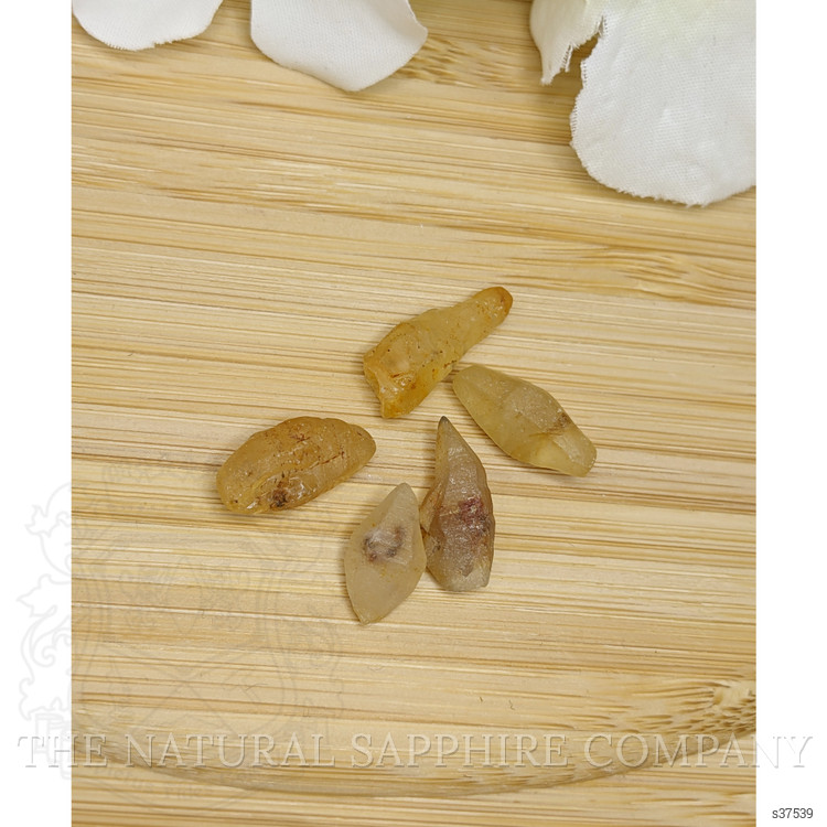 26.80 Ct. Yellow Sapphire Crystal from Ceylon (Sri Lanka)