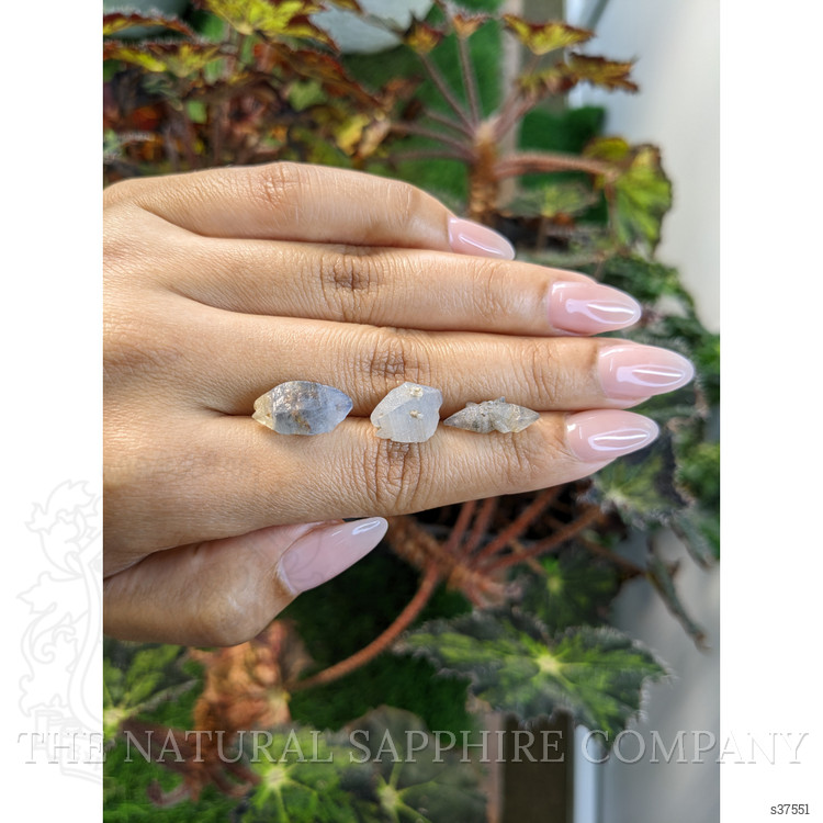 18.49 Ct. Blue Sapphire Crystal from Ceylon (Sri Lanka)