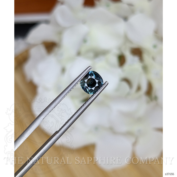 1.31 Ct. Bi Color Sapphire from Ceylon (Sri Lanka)