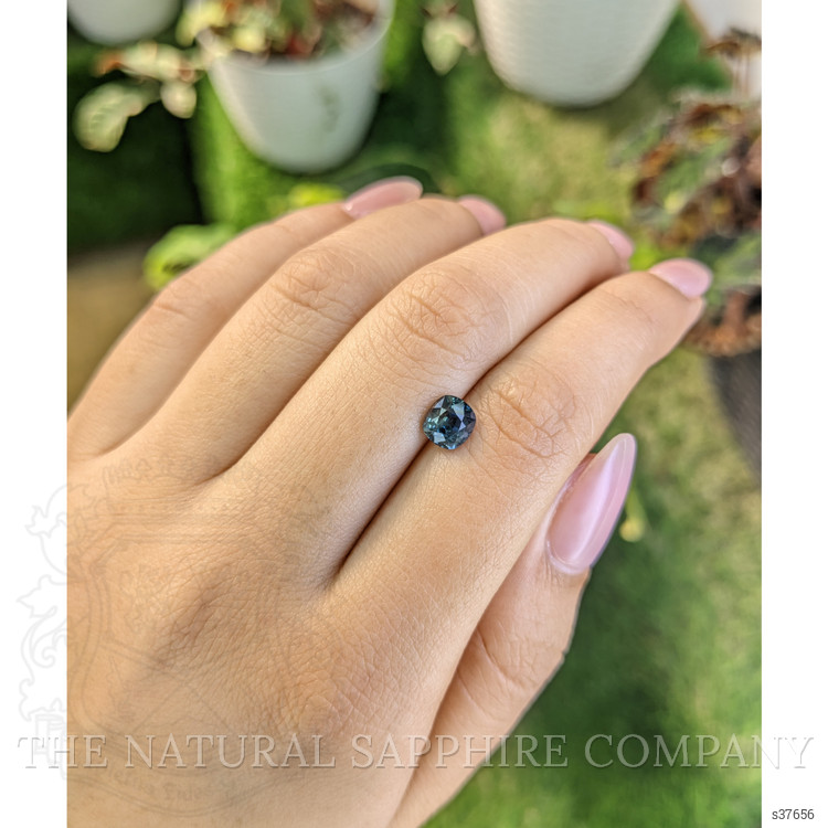 1.31 Ct. Bi Color Sapphire from Ceylon (Sri Lanka)